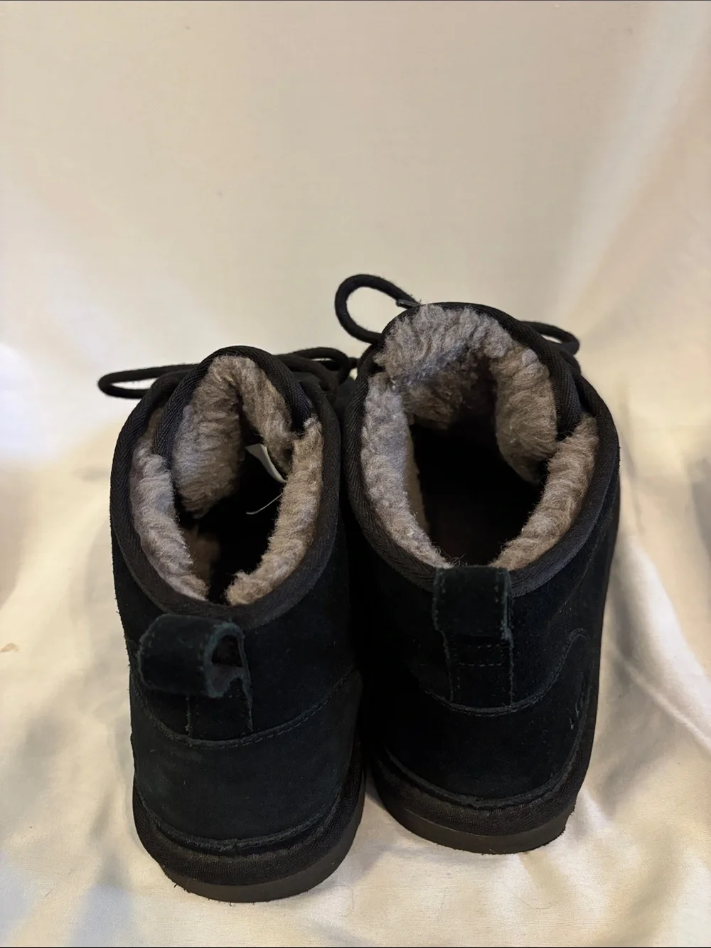 Ugg men's Neumel Suede Chukka Boots Size 10